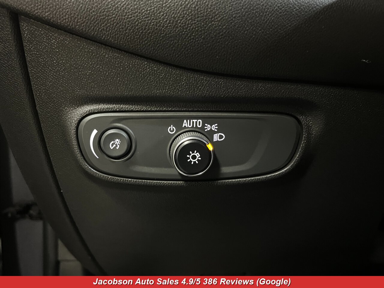 2023 Chevrolet Equinox LT 4x4 - Photo 6 - Oshkosh, WI 54901