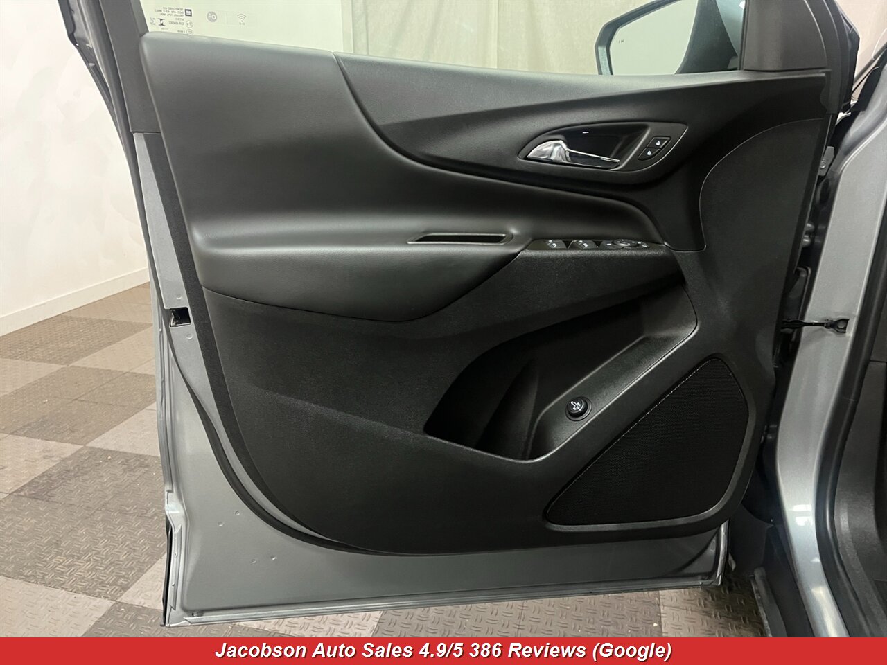 2023 Chevrolet Equinox LT 4x4 - Photo 27 - Oshkosh, WI 54901