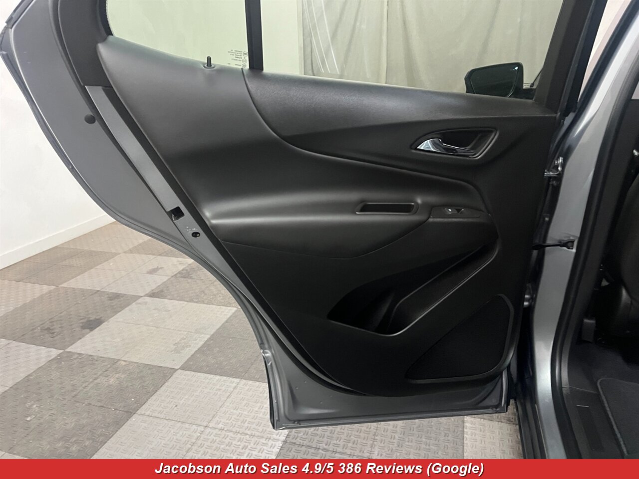 2023 Chevrolet Equinox LT 4x4 - Photo 33 - Oshkosh, WI 54901