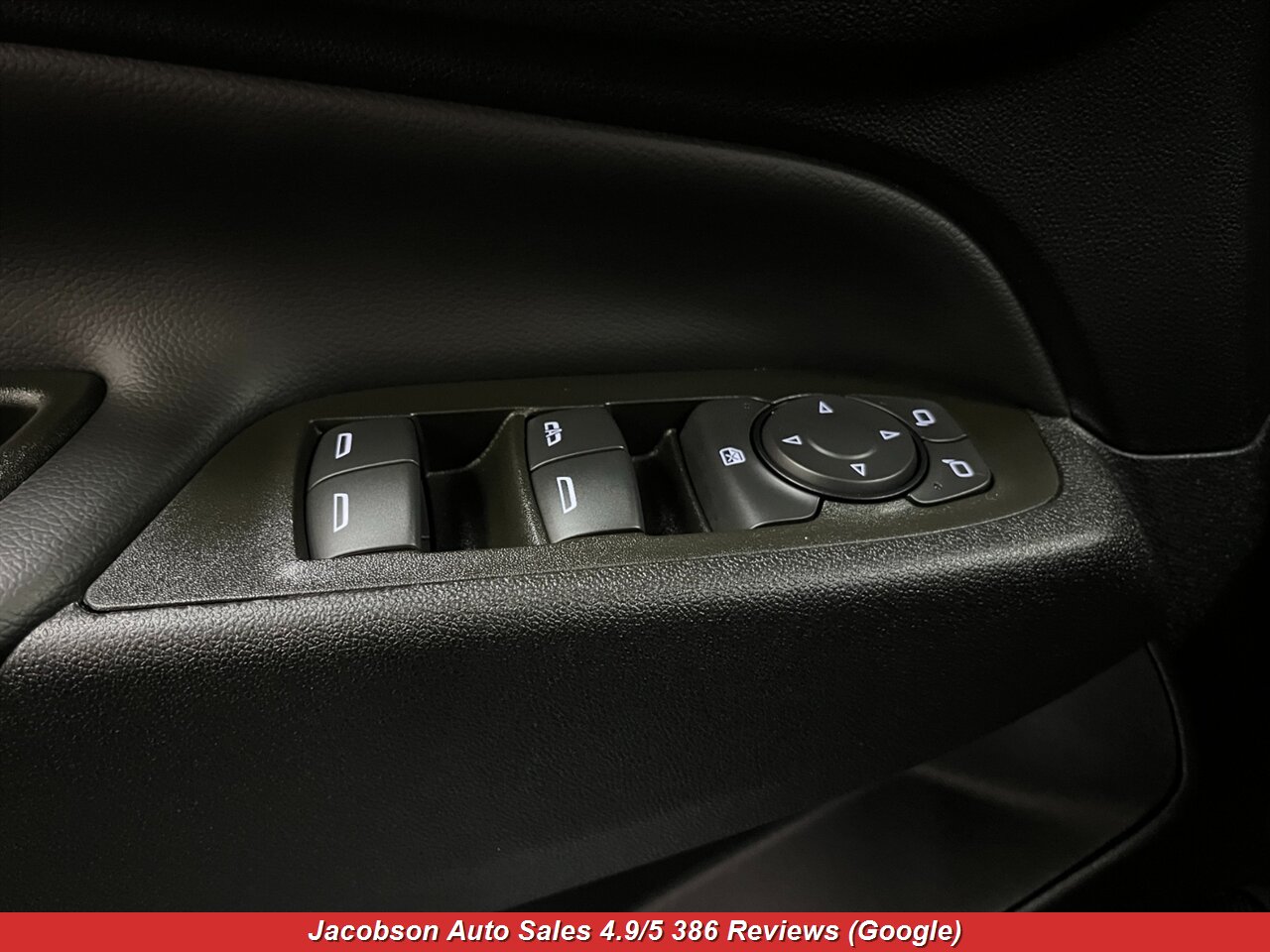 2023 Chevrolet Equinox LT 4x4 - Photo 29 - Oshkosh, WI 54901