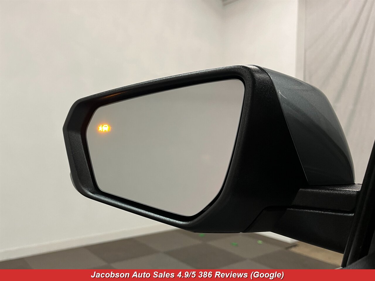 2023 Chevrolet Equinox LT 4x4 - Photo 28 - Oshkosh, WI 54901