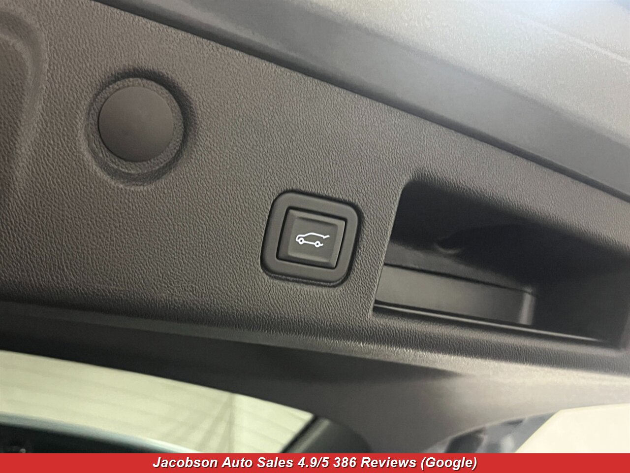 2023 Chevrolet Equinox LT 4x4 - Photo 48 - Oshkosh, WI 54901