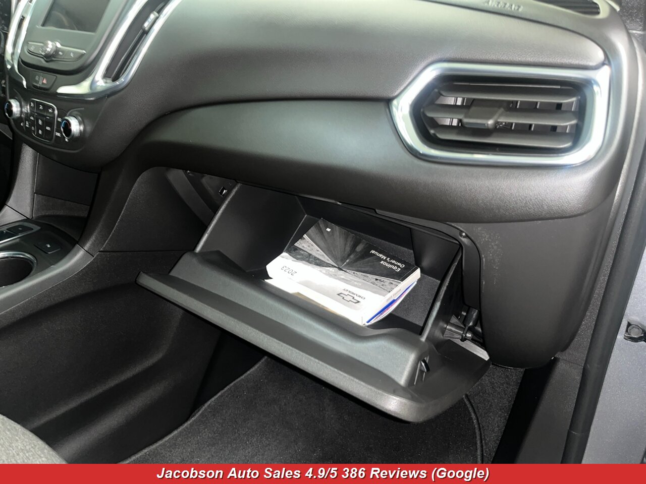 2023 Chevrolet Equinox LT 4x4 - Photo 43 - Oshkosh, WI 54901