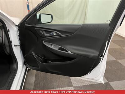 2023 Chevrolet Malibu LT   - Photo 47 - Oshkosh, WI 54901