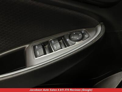 2023 Chevrolet Malibu LT   - Photo 2 - Oshkosh, WI 54901