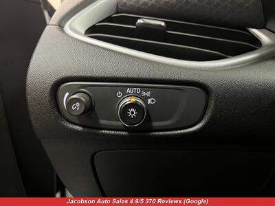 2023 Chevrolet Malibu LT   - Photo 3 - Oshkosh, WI 54901
