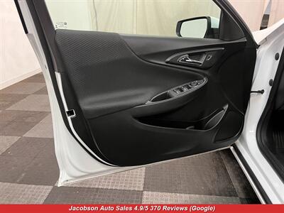 2023 Chevrolet Malibu LT   - Photo 28 - Oshkosh, WI 54901