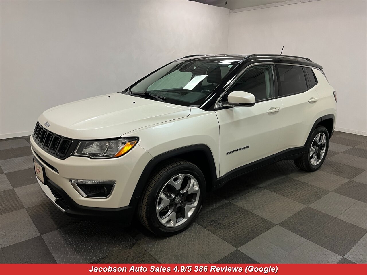 2018 Jeep Compass Limited 4x4   - Photo 1 - Oshkosh, WI 54901