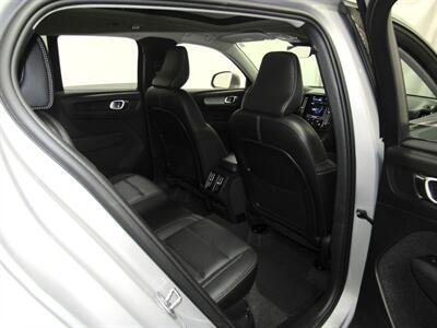 2024 Volvo XC40 B5 Plus Bright Theme AWD   - Photo 36 - Oshkosh, WI 54901