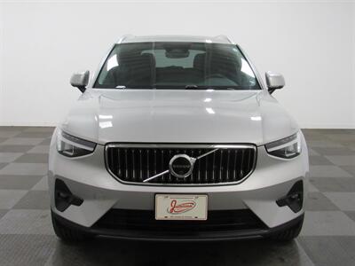 2024 Volvo XC40 B5 Plus Bright Theme AWD   - Photo 2 - Oshkosh, WI 54901