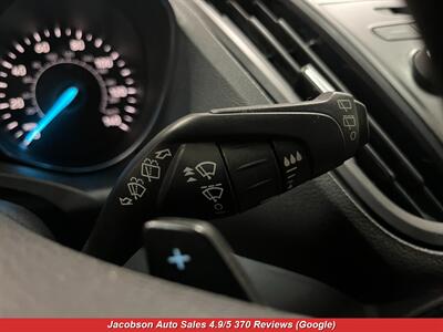 2017 Ford Escape SE   - Photo 9 - Oshkosh, WI 54901