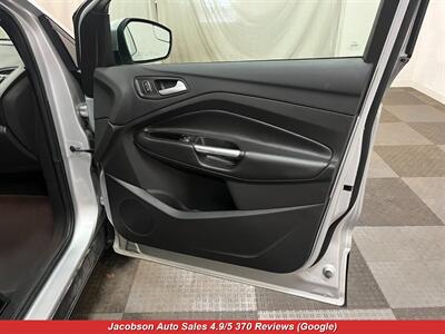 2017 Ford Escape SE   - Photo 41 - Oshkosh, WI 54901