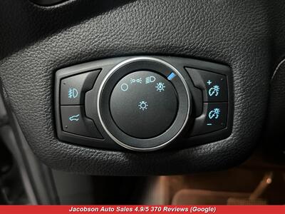 2017 Ford Escape SE   - Photo 4 - Oshkosh, WI 54901