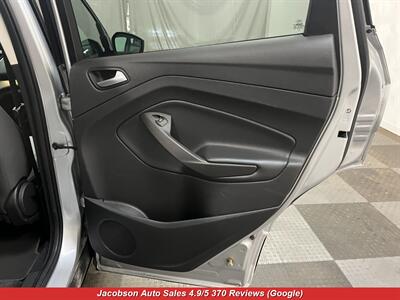 2017 Ford Escape SE   - Photo 38 - Oshkosh, WI 54901