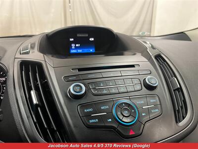 2017 Ford Escape SE   - Photo 11 - Oshkosh, WI 54901