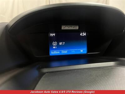 2017 Ford Escape SE   - Photo 12 - Oshkosh, WI 54901