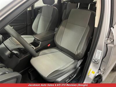 2017 Ford Escape SE   - Photo 28 - Oshkosh, WI 54901