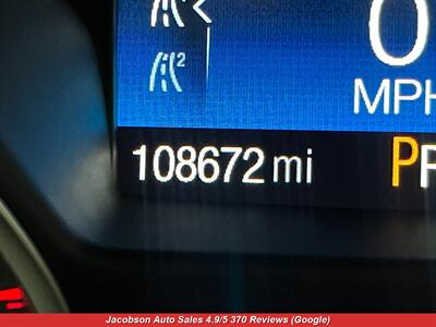 2017 Ford Escape SE   - Photo 8 - Oshkosh, WI 54901
