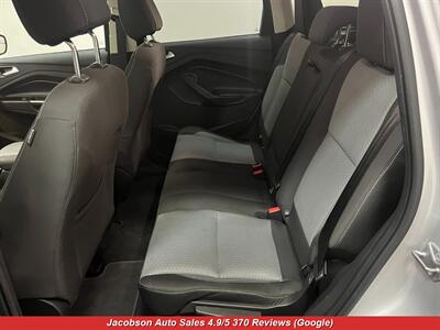 2017 Ford Escape SE   - Photo 30 - Oshkosh, WI 54901