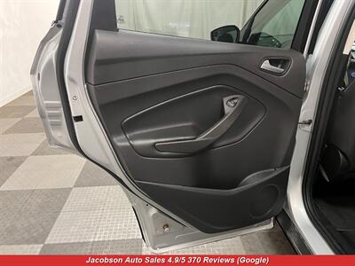 2017 Ford Escape SE   - Photo 29 - Oshkosh, WI 54901