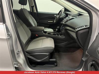 2017 Ford Escape SE   - Photo 42 - Oshkosh, WI 54901