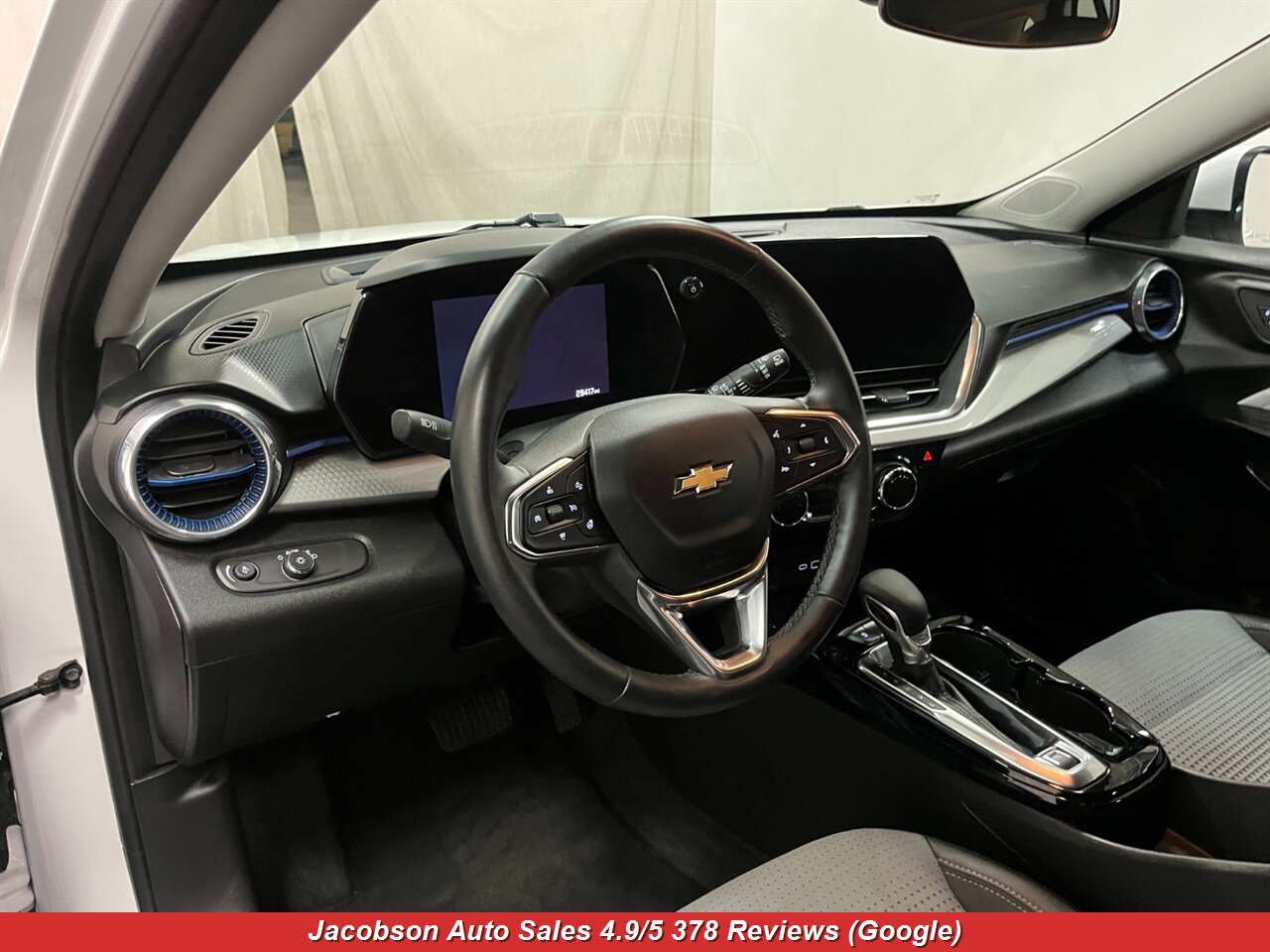 2024 Chevrolet Trax LT - Photo 5 - Oshkosh, WI 54901