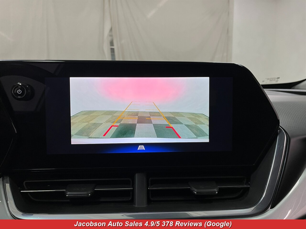 2024 Chevrolet Trax LT - Photo 17 - Oshkosh, WI 54901