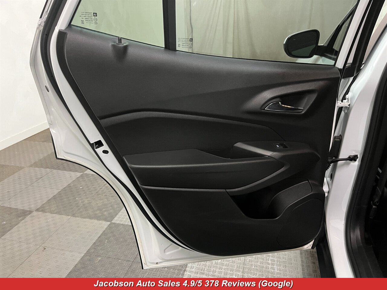 2024 Chevrolet Trax LT - Photo 35 - Oshkosh, WI 54901