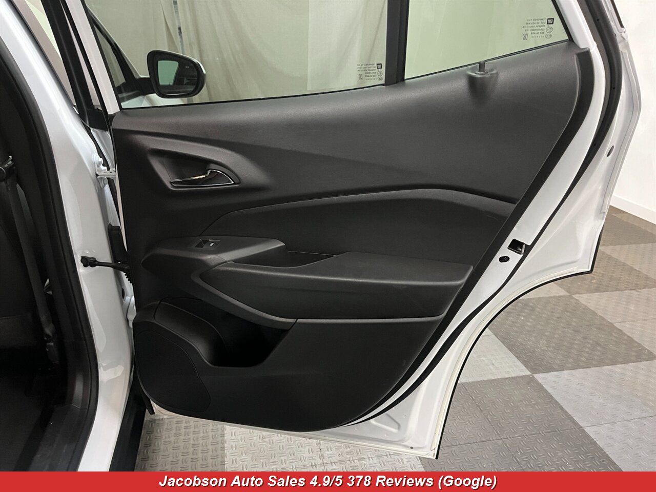 2024 Chevrolet Trax LT - Photo 38 - Oshkosh, WI 54901