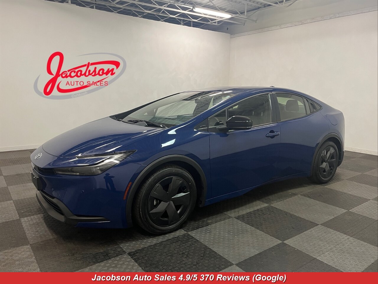2023 Toyota Prius LE - Photo 1 - Oshkosh, WI 54901