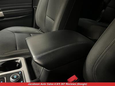 2023 Ford Explorer XLT AWD   - Photo 25 - Oshkosh, WI 54901