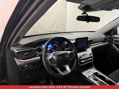 2023 Ford Explorer XLT AWD   - Photo 5 - Oshkosh, WI 54901