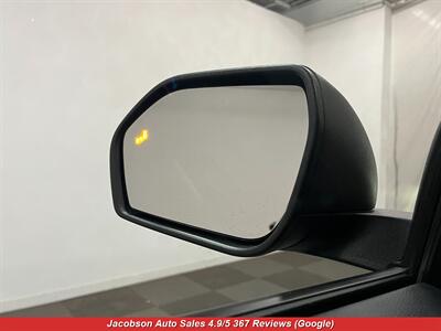 2023 Ford Explorer XLT AWD   - Photo 28 - Oshkosh, WI 54901