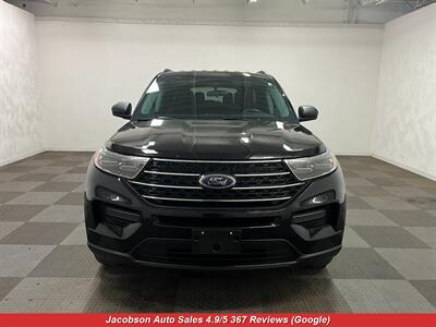 2023 Ford Explorer XLT AWD   - Photo 2 - Oshkosh, WI 54901