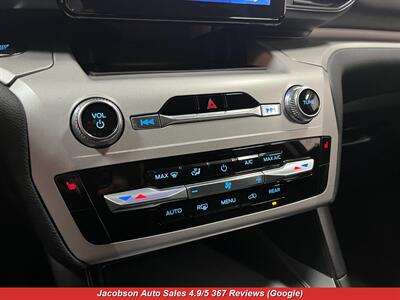 2023 Ford Explorer XLT AWD   - Photo 19 - Oshkosh, WI 54901