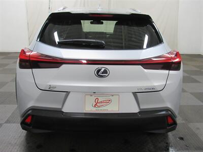 2020 Lexus UX 250h AWD   - Photo 42 - Oshkosh, WI 54901