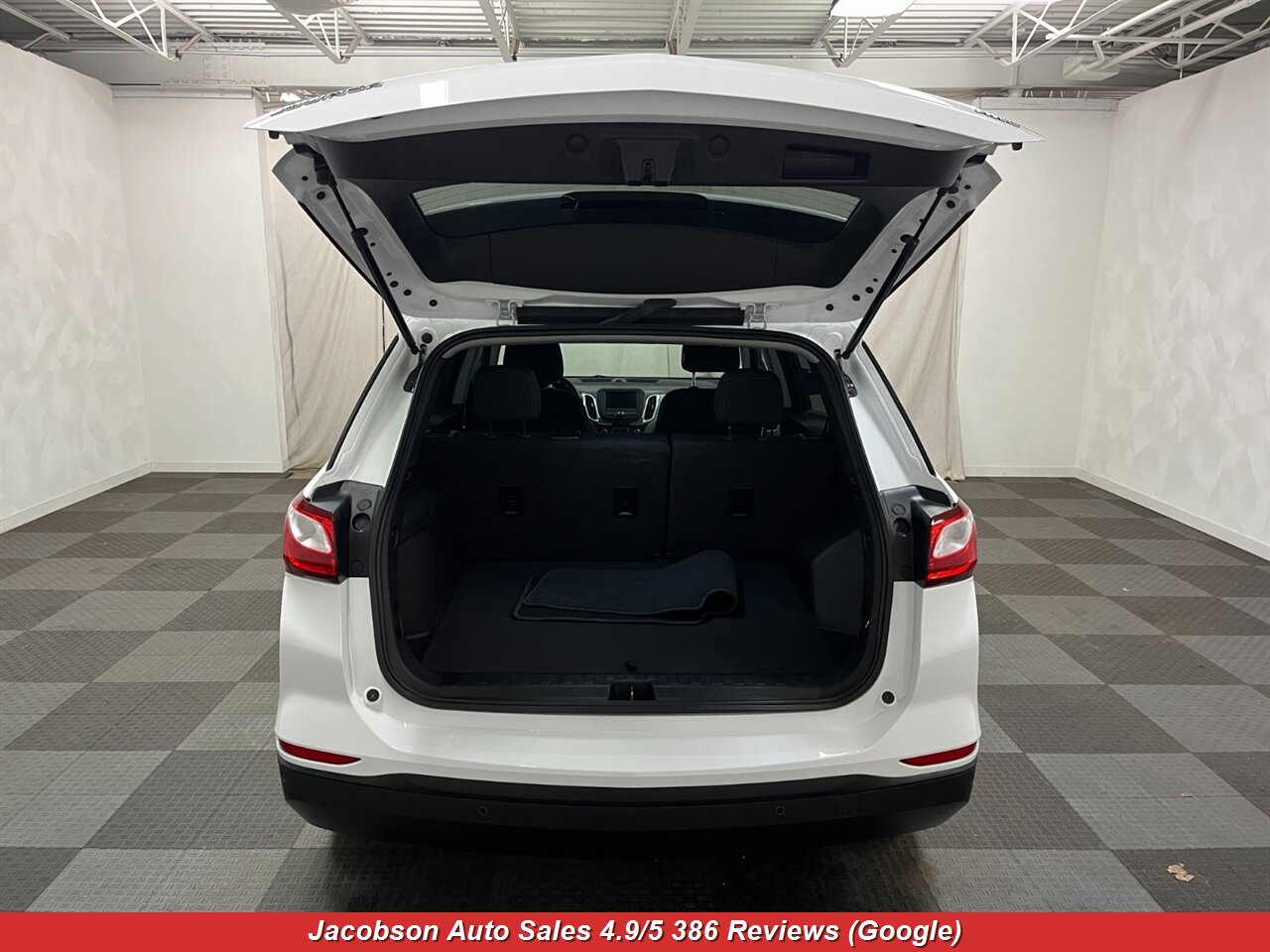 2021 Chevrolet Equinox LS 4x4 - Photo 37 - Oshkosh, WI 54901
