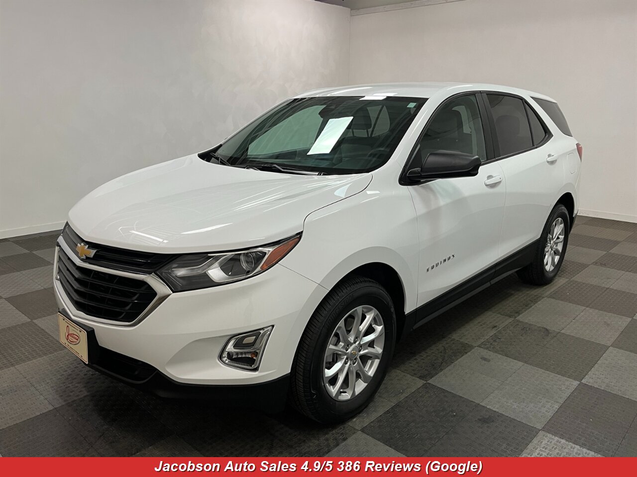 2021 Chevrolet Equinox LS 4x4   - Photo 1 - Oshkosh, WI 54901