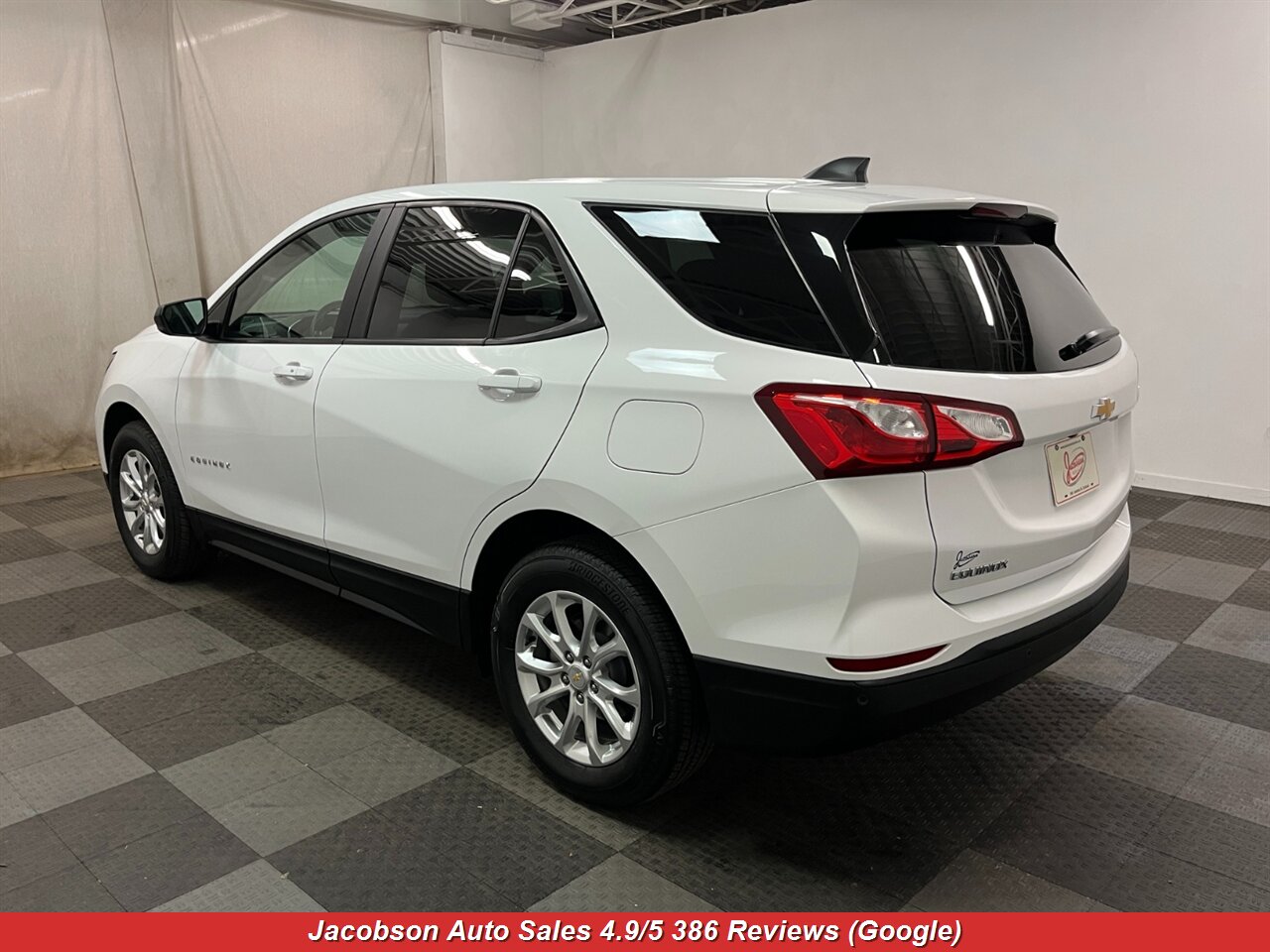 2021 Chevrolet Equinox LS 4x4 - Photo 33 - Oshkosh, WI 54901