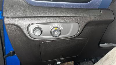 2023 Chevrolet Bolt EUV Premier   - Photo 7 - Oshkosh, WI 54901