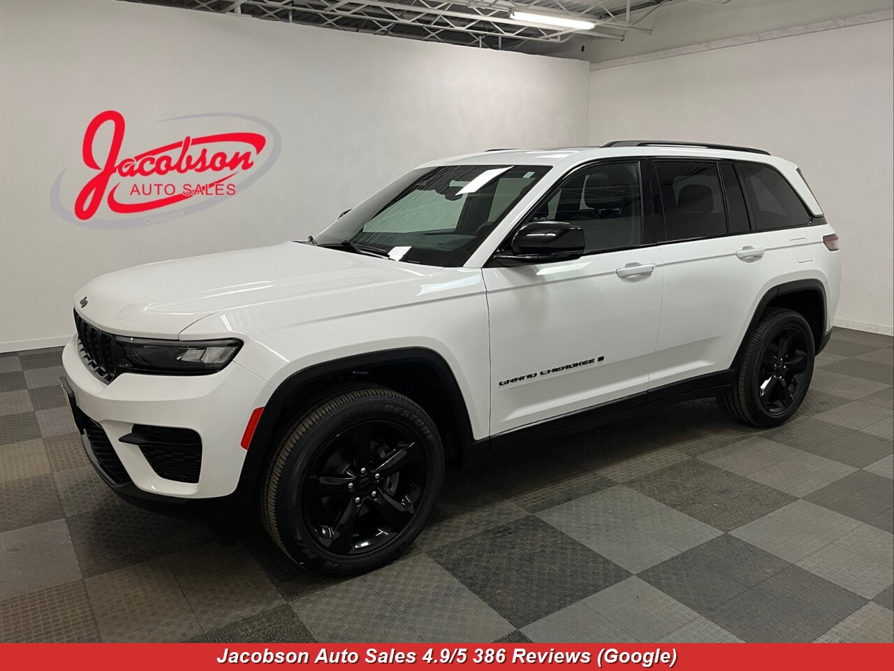 2023 Jeep Grand Cherokee Altitude 4x4   - Photo 1 - Oshkosh, WI 54901