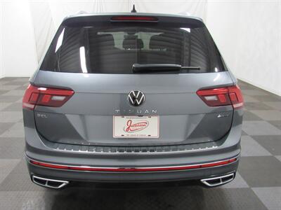 2022 Volkswagen Tiguan SEL R-Line 4Motion   - Photo 45 - Oshkosh, WI 54901