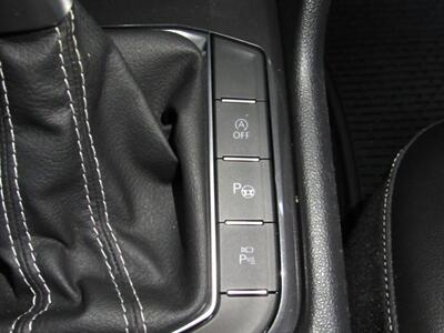 2022 Volkswagen Tiguan SEL R-Line 4Motion   - Photo 23 - Oshkosh, WI 54901