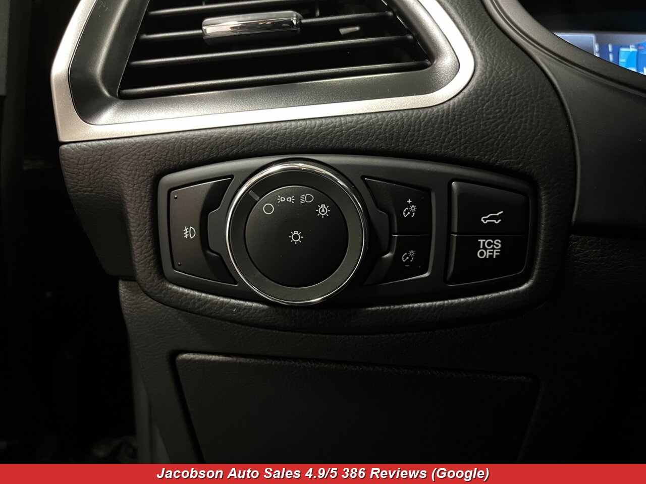 2024 Ford Edge SEL AWD - Photo 3 - Oshkosh, WI 54901