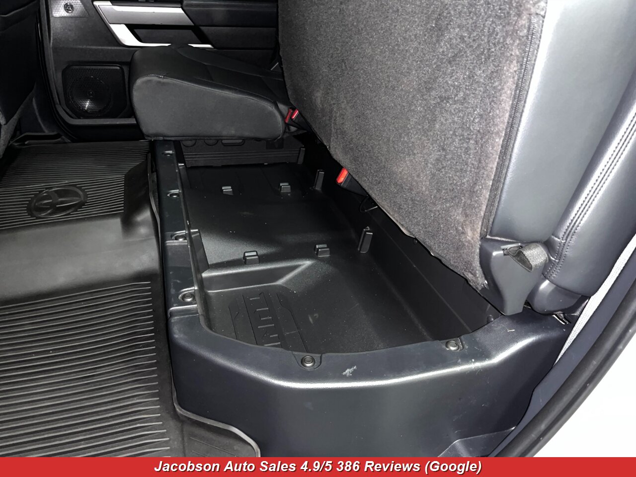 2024 Toyota Tundra SR5 CrewMax LB 4x4 - Photo 38 - Oshkosh, WI 54901
