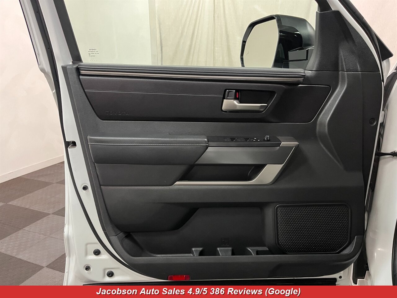 2024 Toyota Tundra SR5 CrewMax LB 4x4 - Photo 29 - Oshkosh, WI 54901