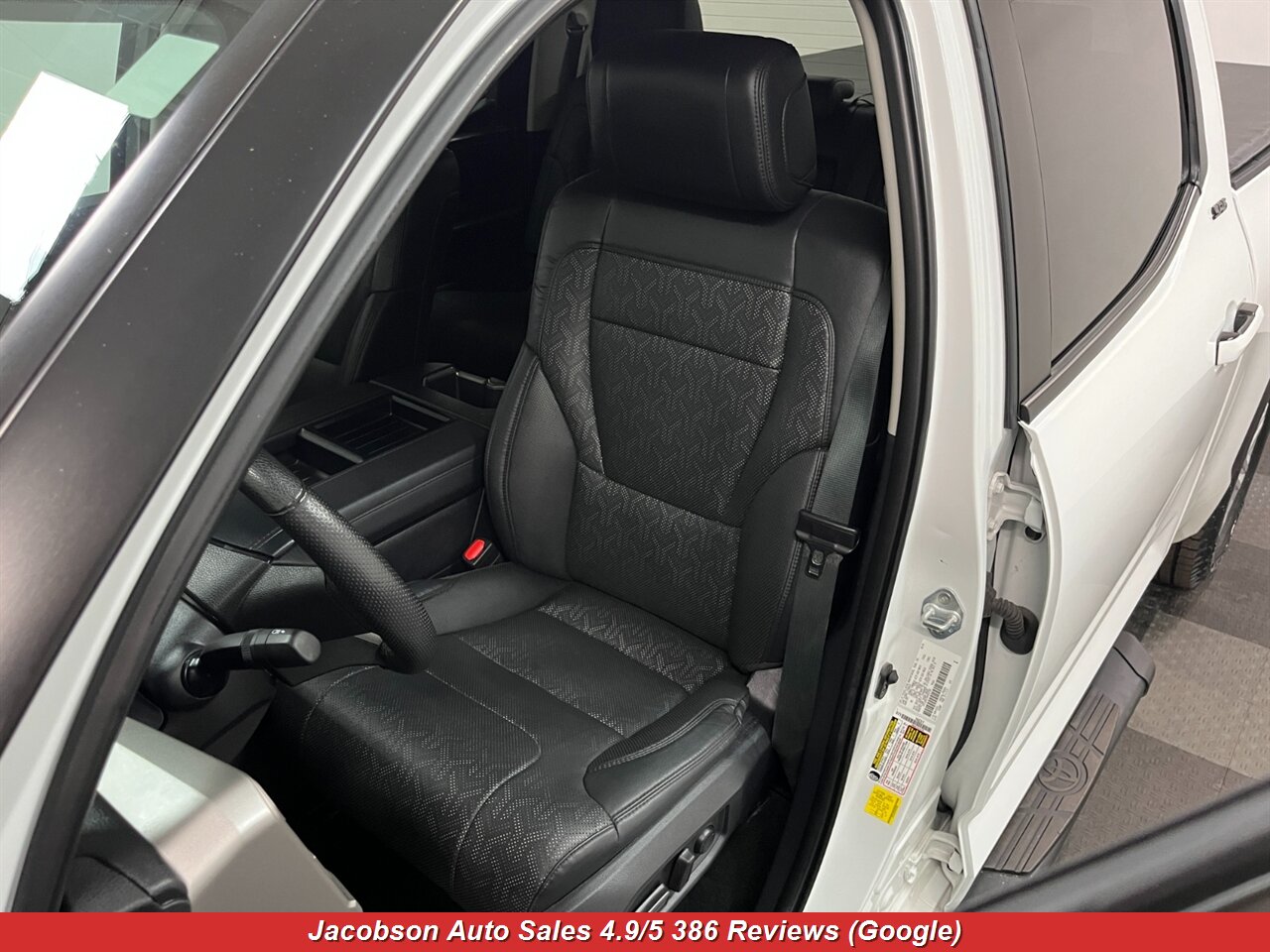 2024 Toyota Tundra SR5 CrewMax LB 4x4 - Photo 32 - Oshkosh, WI 54901