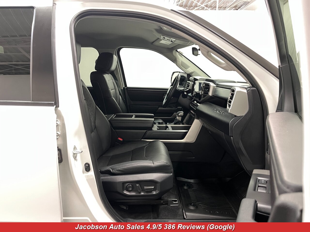 2024 Toyota Tundra SR5 CrewMax LB 4x4 - Photo 45 - Oshkosh, WI 54901