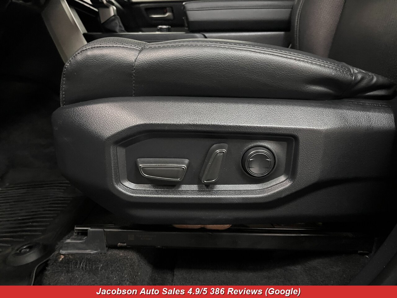 2024 Toyota Tundra SR5 CrewMax LB 4x4 - Photo 34 - Oshkosh, WI 54901
