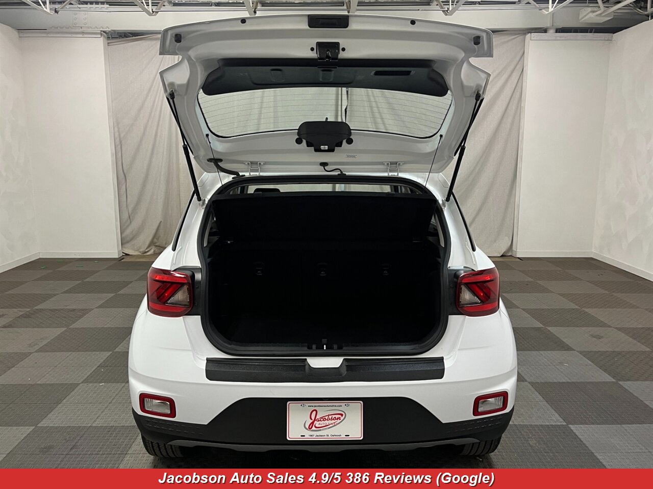 2023 Hyundai VENUE SEL - Photo 43 - Oshkosh, WI 54901